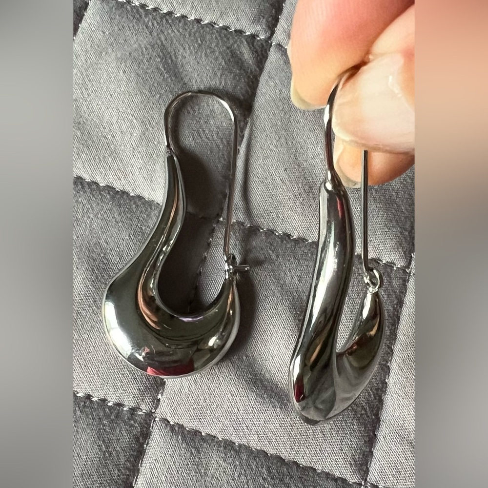 Elegant Silver Drop Earrings - New